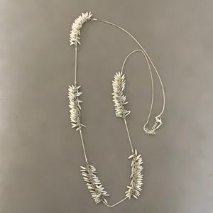 Kendra Scott necklace